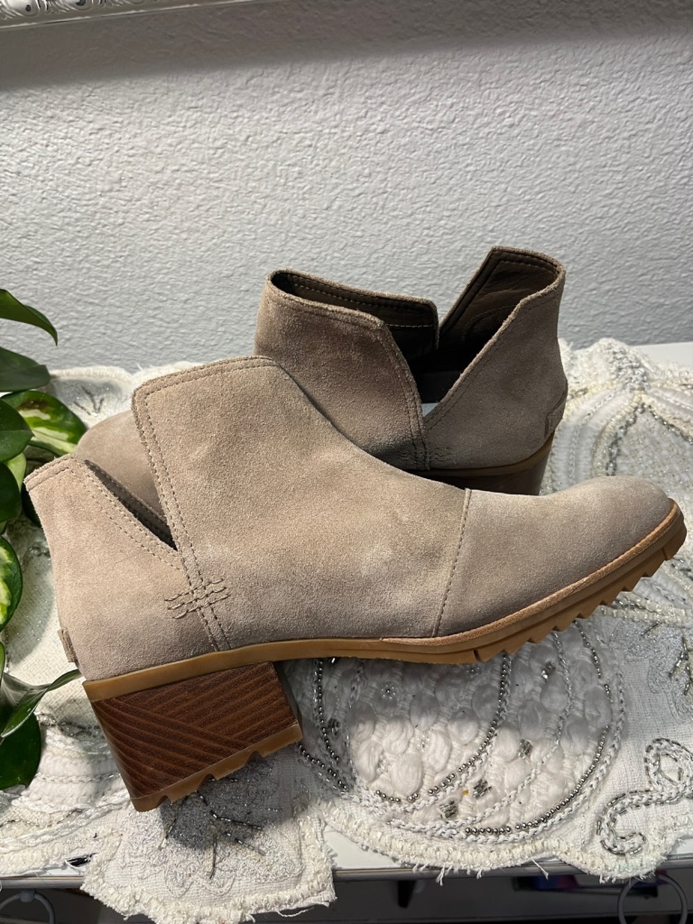 NWT Sorel Women’s Cate Cut Out Boot - Ash Brown - 10.5 (as is) - Picture 4 of 13